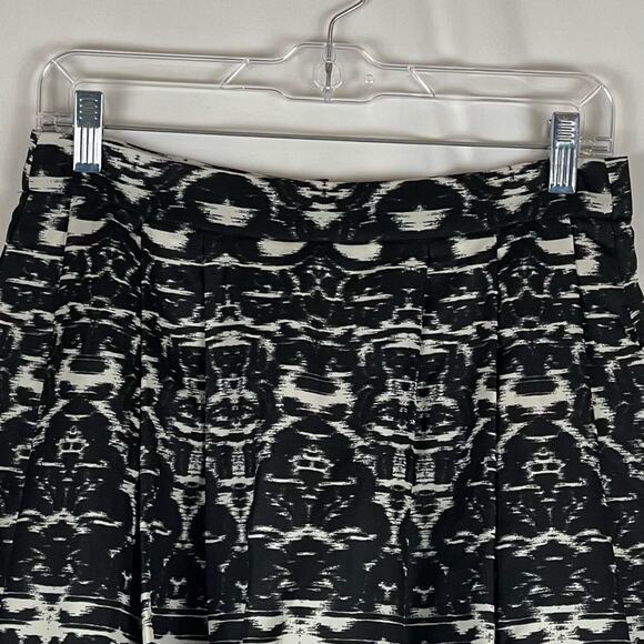 J Crew Black Cream Pleated Office To Date Night Skirt NWT Size 0 - Picture 2 of 12